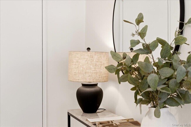 Building Photo - 610 Waring Ave