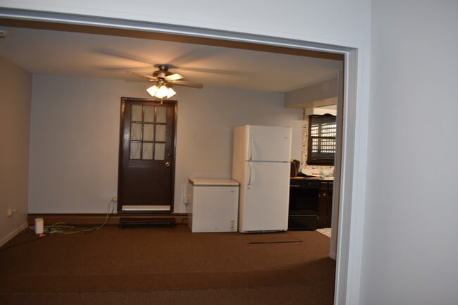 Building Photo - 8435 S 81st Ave
