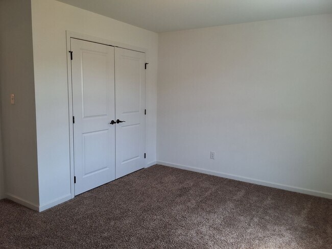 Building Photo - West Knoxville 37932 - 4 bedroom, 2 bath home in desirable Hardin Valley area. - Contact Sharon A...