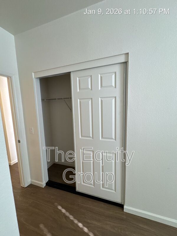 Building Photo - 816 W Loyola Ave