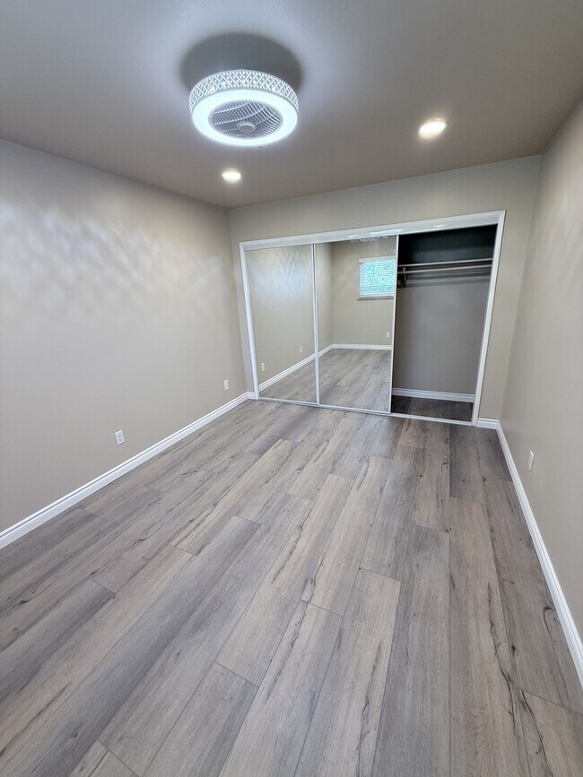 Building Photo - 435 Anacapa Cir