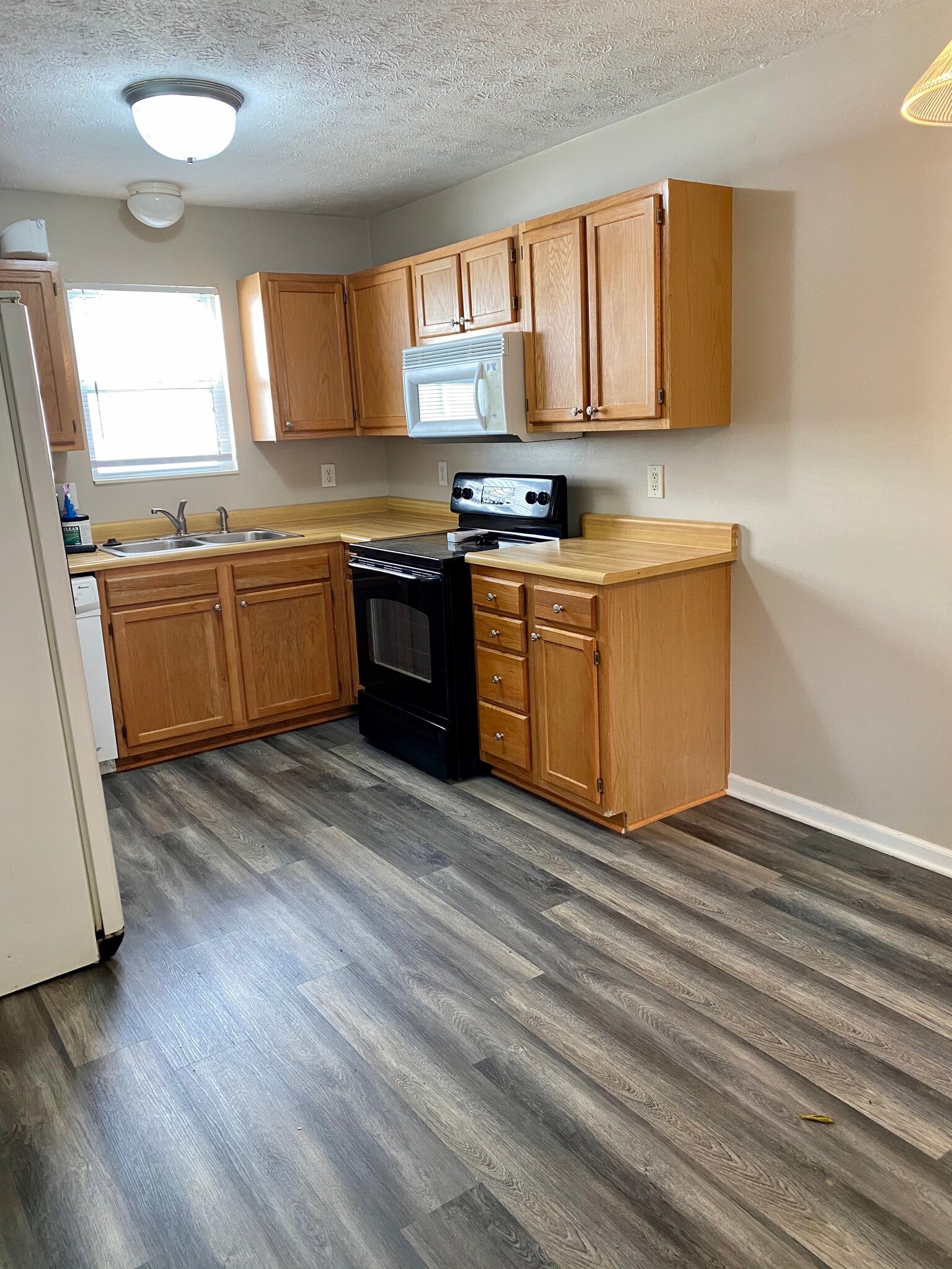 Building Photo - 1493 Sanner Drive