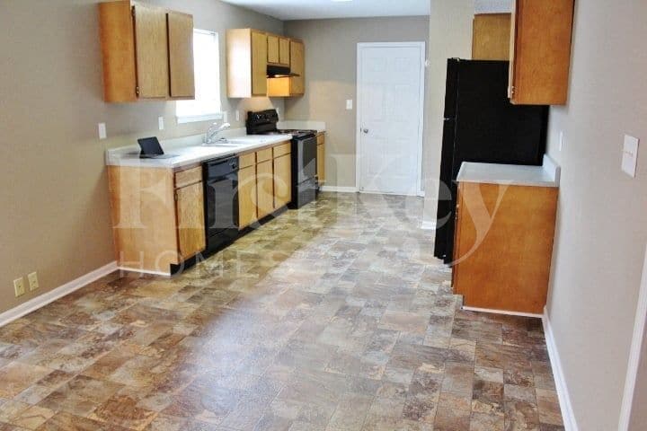 Building Photo - 107 Azalea Dr