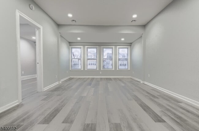 Building Photo - 89 Sheridan St