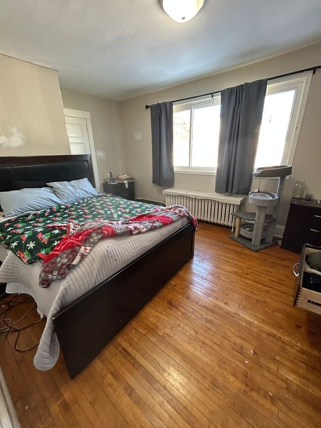 Building Photo - 625 N 16th Ave E