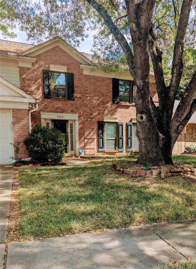 Building Photo - 9303 Palm Shores Dr