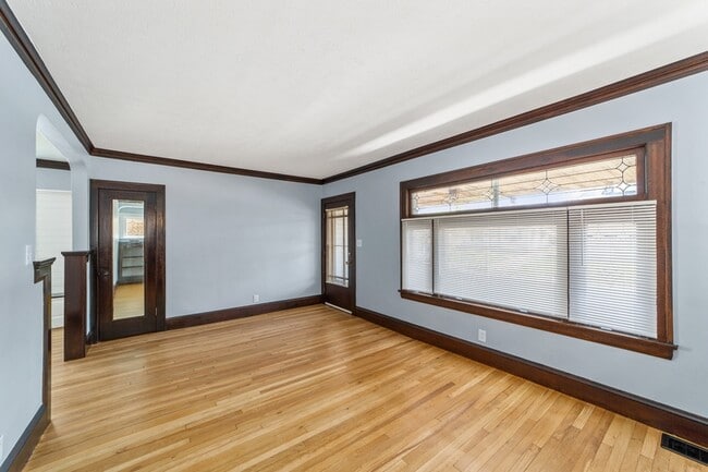 Building Photo - 1595 Cohassett Ave