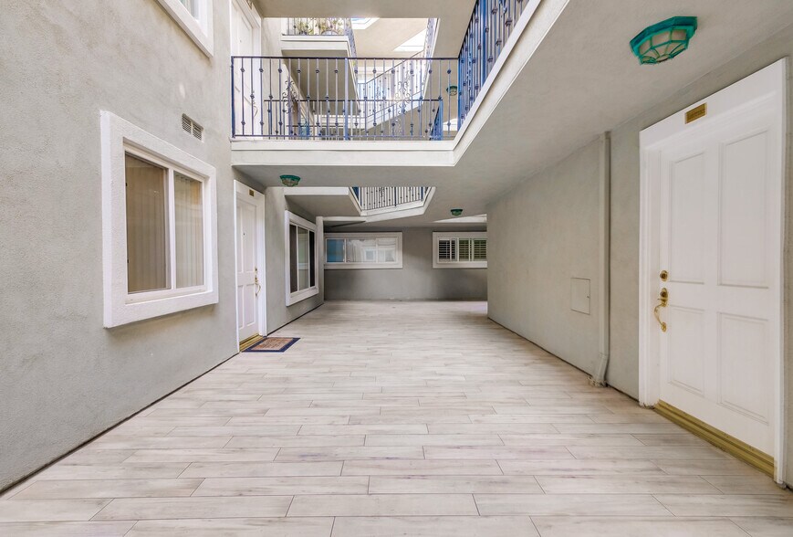 Building Photo - 2308 Schader Dr