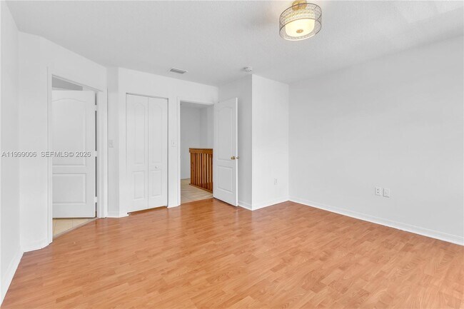 Building Photo - 15750 SW 92nd Ave