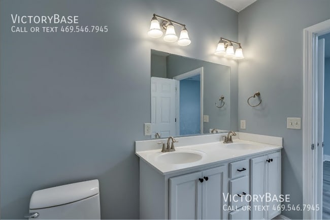 Building Photo - 410 Creekside Ln