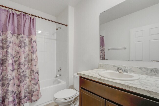 Building Photo - 2550 SE Rock Springs Dr