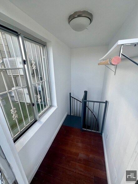 Building Photo - 2BR Penthouse w/ Balcony & Private Rooftop Terrace on Bushwick E. Williamsburg Border