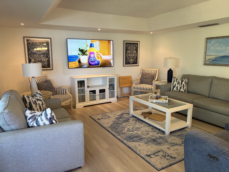 Building Photo - 195 Peppermint Ln