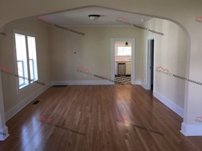 Building Photo - STATUS: AVAILABLE | R261B | $1750