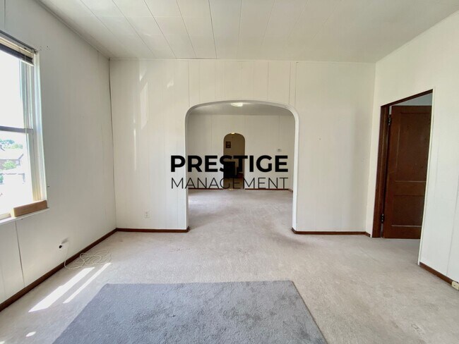 Building Photo - Spacious 2 Bedroom Apartment in Whiting