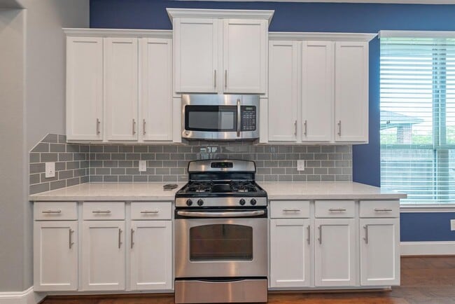 Building Photo - 29010 Pinnacle Ridge Dr