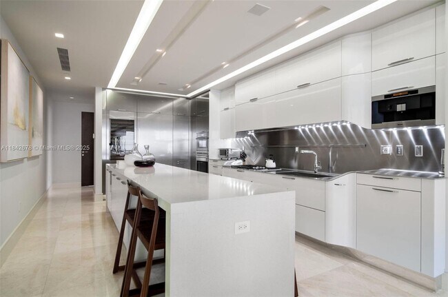 Building Photo - 9701 Collins Ave