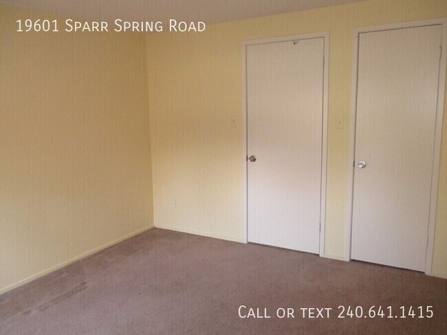 Building Photo - 19601 Sparr Spring Rd