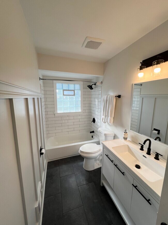 Building Photo - 12525 W Joliet Cir