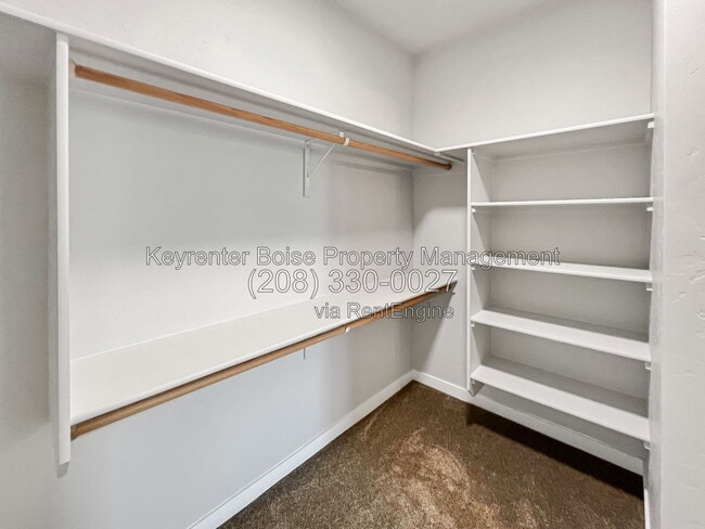 Building Photo - 5904 W Aegean Dr