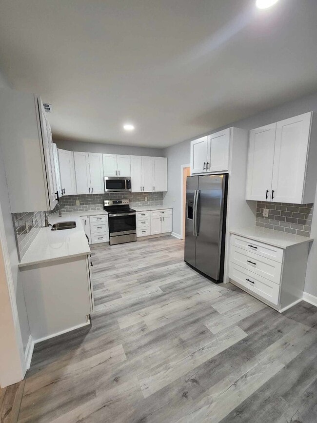 Building Photo - 152 Molinia Dr