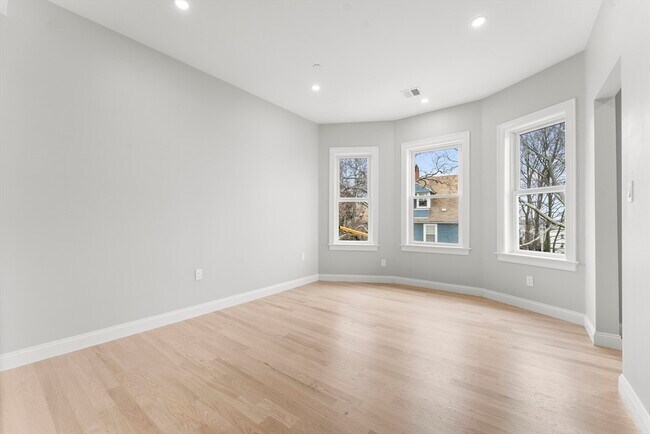 Building Photo - 23 Dewolf St
