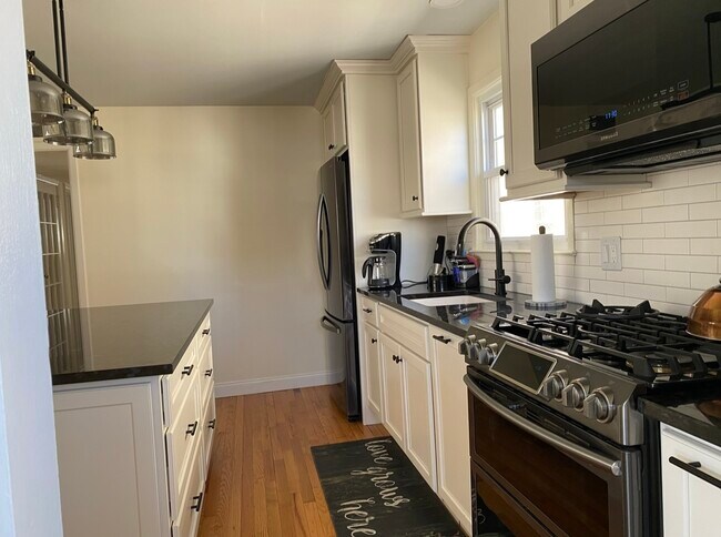 New kitchen - 122 Sterling Ave