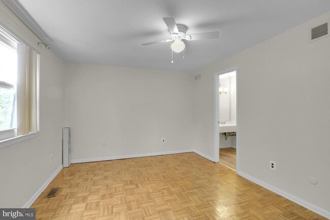 Building Photo - 6736 Emlen St