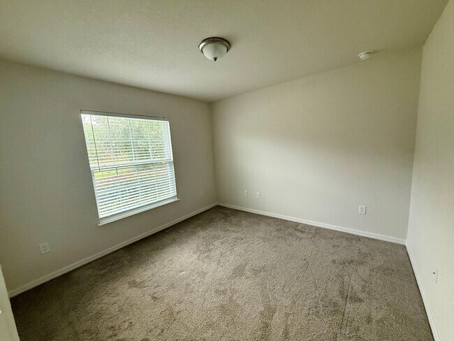 Building Photo - 3BR/2BA Home in Marion Oaks – Spacious Lot & Convenient Location