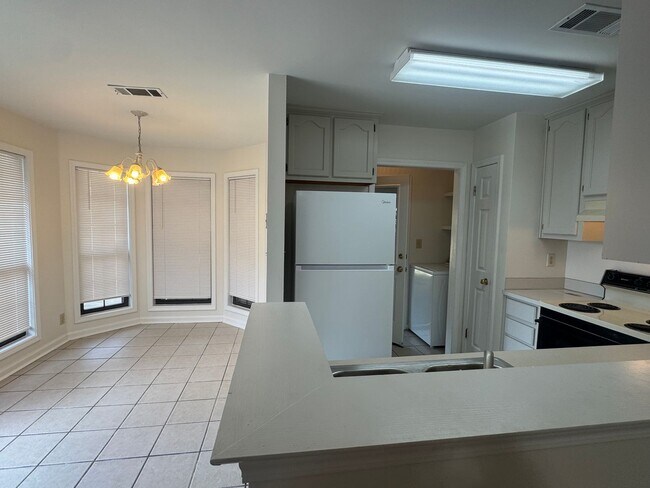 Building Photo - Patio Home with Great Location