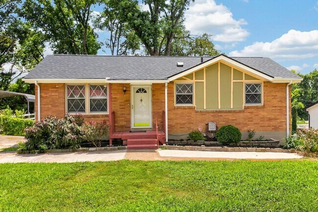 Building Photo - 261 Eisenhower Dr