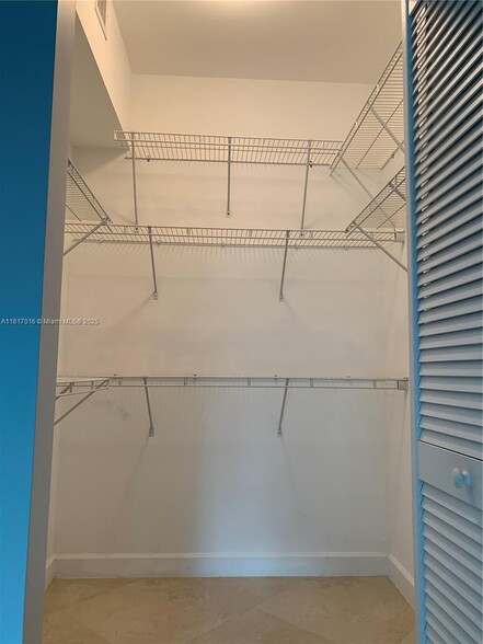 Building Photo - 951 Brickell Ave