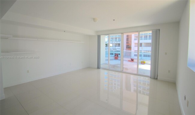 Building Photo - 6362 Collins Ave