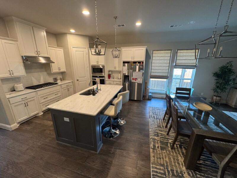 Building Photo - 801 Dragon Banner Dr