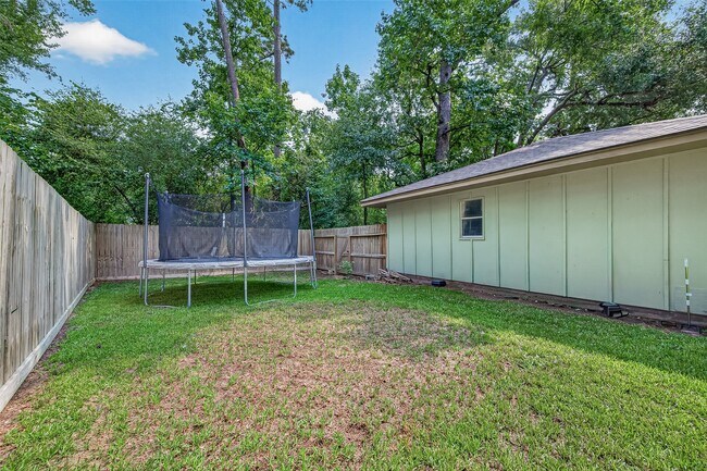 Building Photo - 23011 Fox Hunt Dr