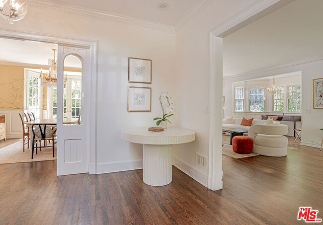 Building Photo - 226 Palisades Ave