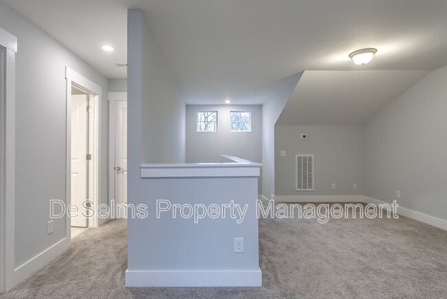 Building Photo - 5054 Gracious Dr