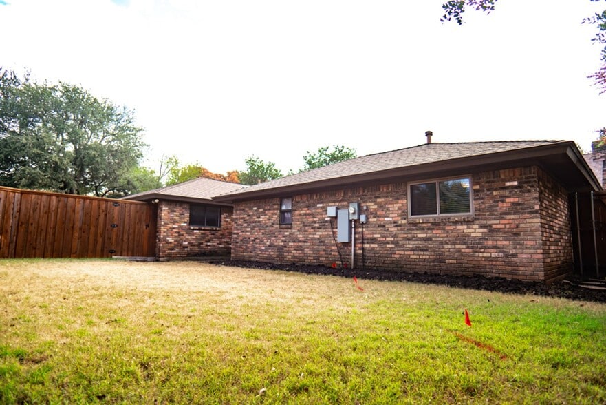 Building Photo - 3205 Winchester Dr