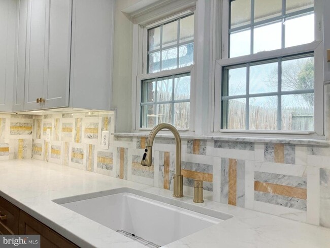 Building Photo - 428 Hampton Ct