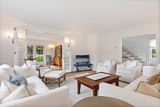 Building Photo - 61 Jennings Ave