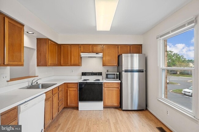 Building Photo - 6591 Ewald Ct