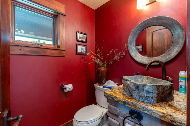 Building Photo - 195 Marks Ln