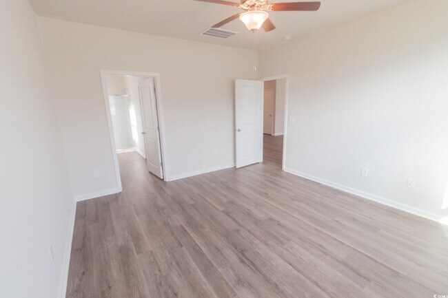 Building Photo - 540 Duvall St