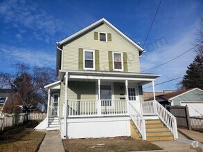 Building Photo - Near Lake Michigan!