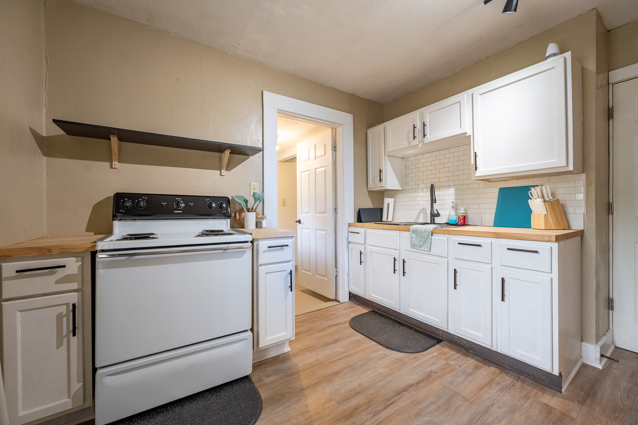 Building Photo - 4502 Kingsley Dr