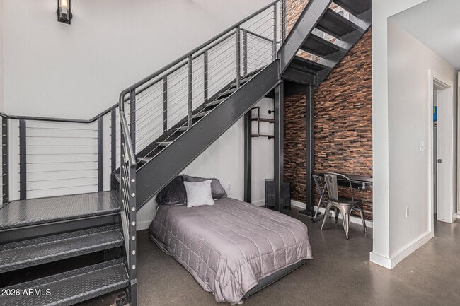 Building Photo - 1326 N Central Ave