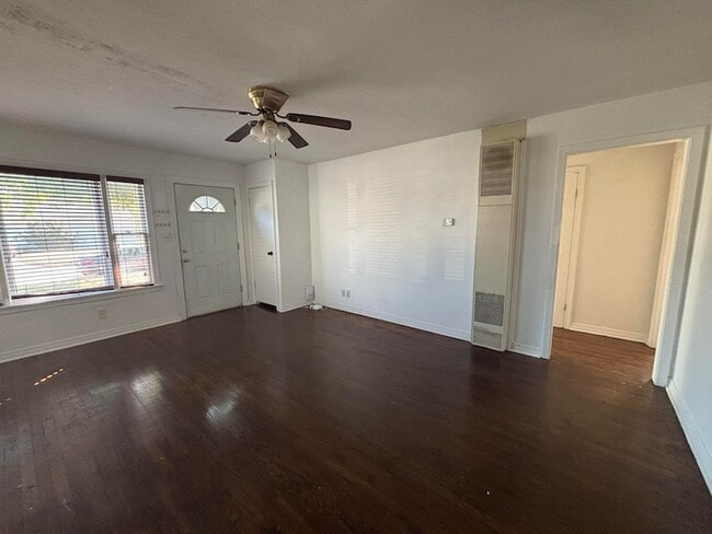 Building Photo - 730 N 14th St