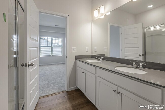 Building Photo - 2573 Ruby Dixon Xing Dr