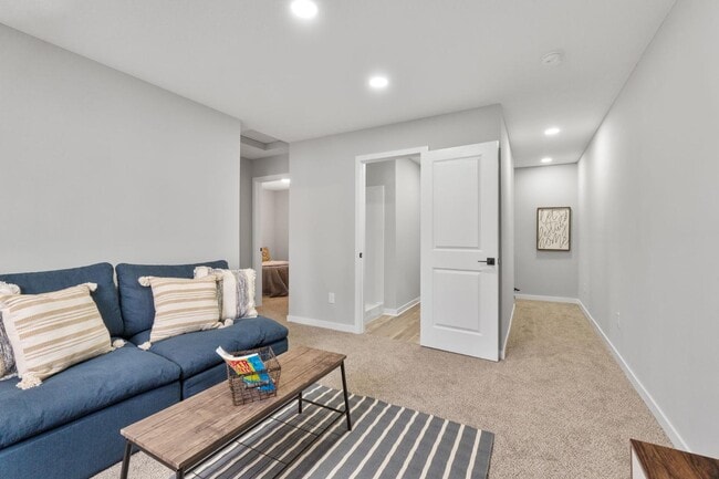 Building Photo - 382 N Franklin St