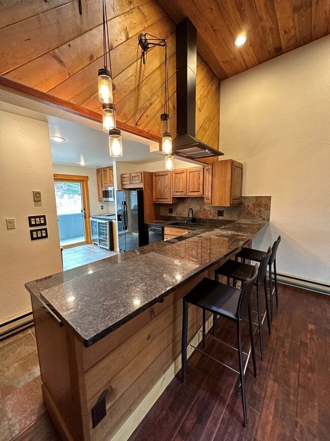 Building Photo - 3 Bedroom, 3.5 Bath Open Floor Plan Townhome